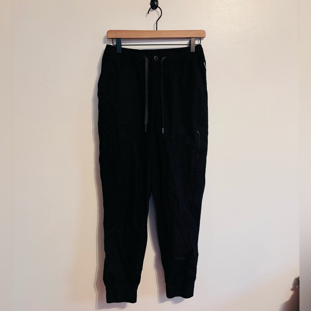 magellan outdoors relaxed fit black pants joggers with elastic cuffs at ankles